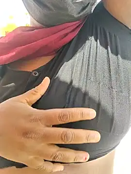 Desicouple1706 Webcam Show