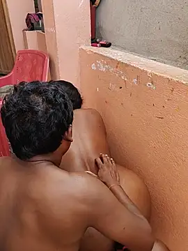 Pertunjukan Kamera Web Desicouple1706