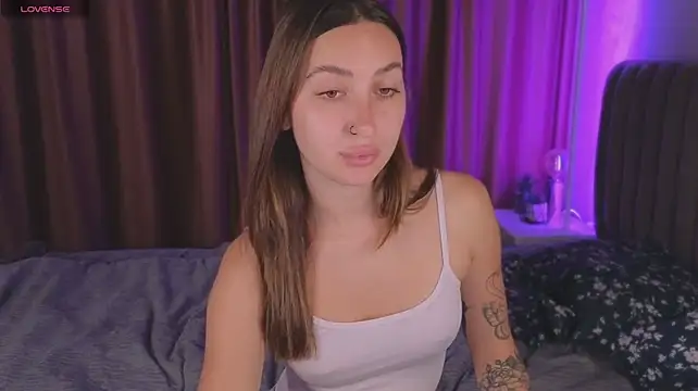 KikkyMi Show in webcam