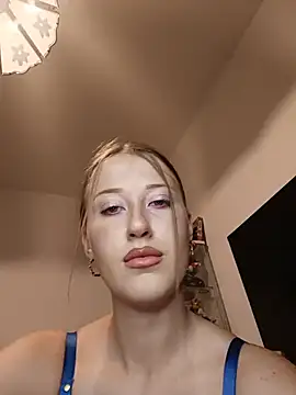 Susiee_Redd Adlı Modelin Canlı XXX Sohbeti