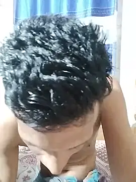 Show de Priankaboudi na webcam