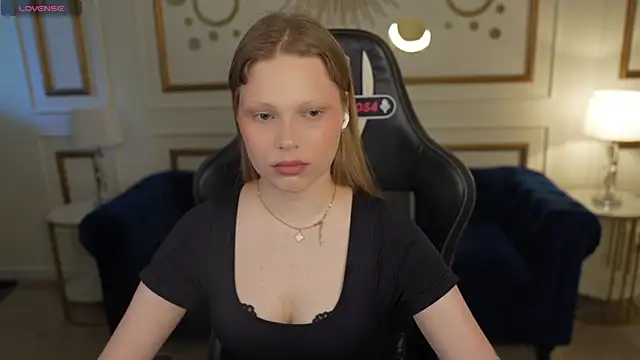 Charlotte_Dreams' Live XXX Chat