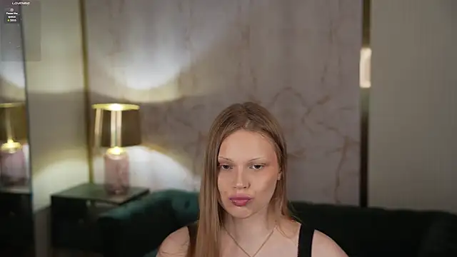 Charlotte_Dreams' Live XXX Chat