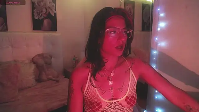 SamathaMay Show Webcam