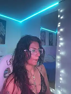Show modela SamathaMay na web-kameri