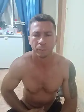 RobertoLuiz84 Show in webcam