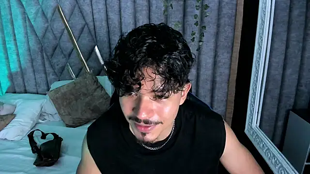 NicolaiKarav – webcam-show