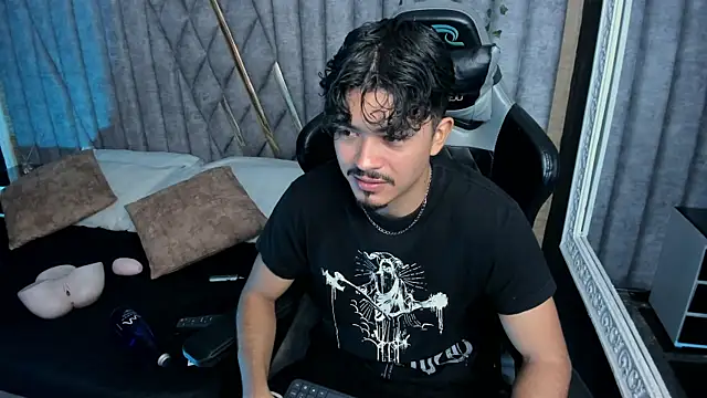 NicolaiKarav Show Webcam