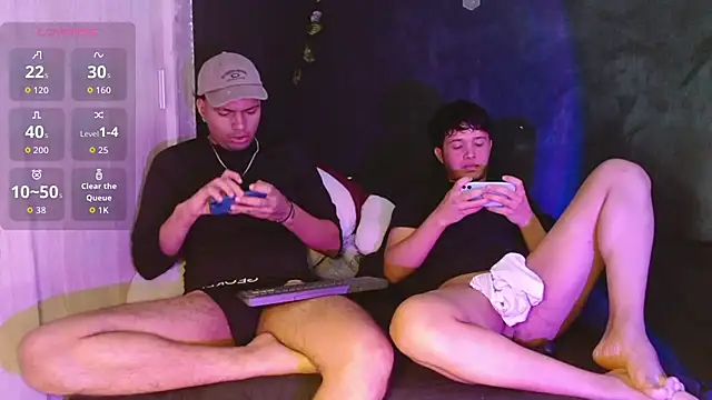 Pokazy przed kamerką – Henry_villa23