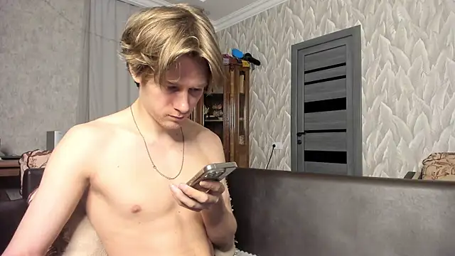 Show modela milkiwvy na web-kameri