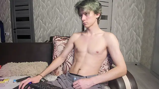 Show modela milkiwvy na web-kameri