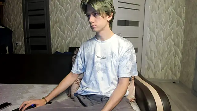 milkiwvy's Webcam Show