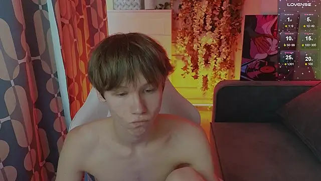 cuMte_boy Webcam Show