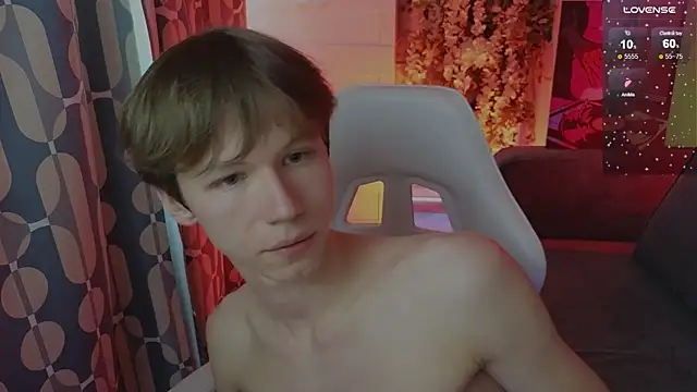 Pokazy przed kamerką – cuMte_boy