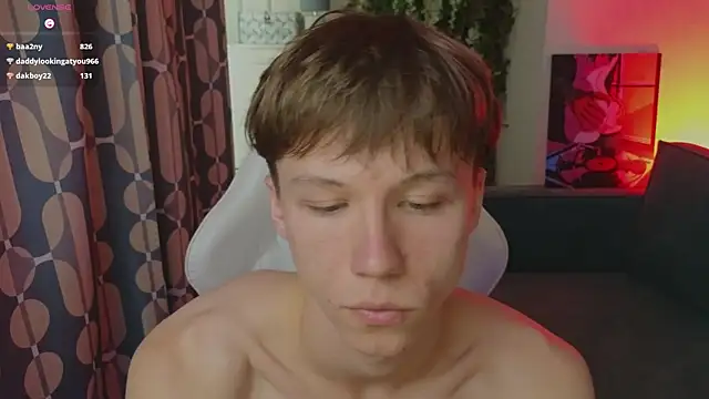 cuMte_boy Webcam Show