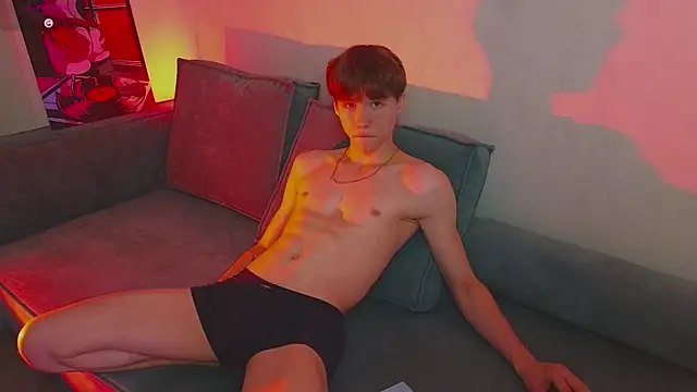 cuMte_boy Webcam Show