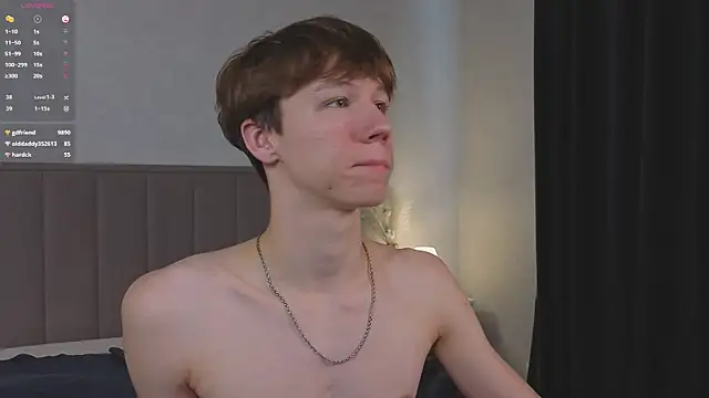 Pokazy przed kamerką – cuMte_boy