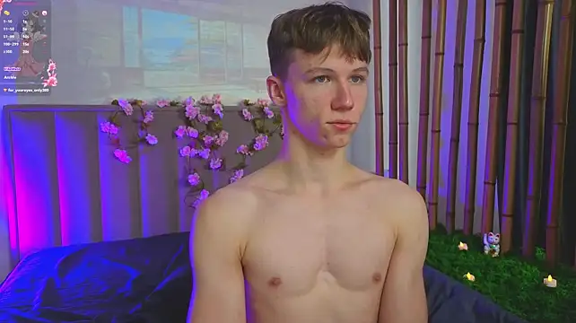 cuMte_boy Webcam Show