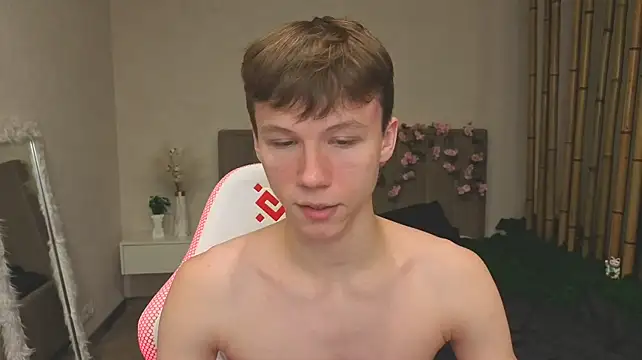 cuMte_boy Show Webcam