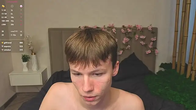 cuMte_boy Webcam Show