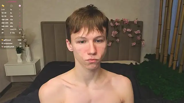 cuMte_boy's Webcam Show