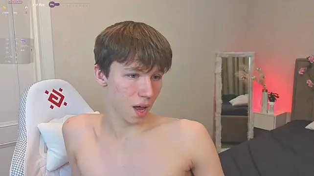 cuMte_boy's Webcam Show