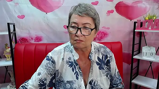OlgaLuck Adlı Modelin Canlı XXX Sohbeti