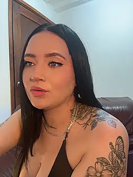 Chat XXX en directo de emily_acorn