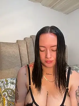 emily_acorn – Live XXX-chat
