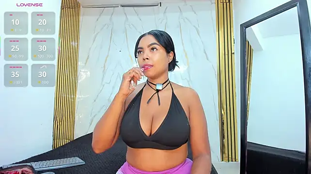 CiaraHarrys' Live XXX Chat