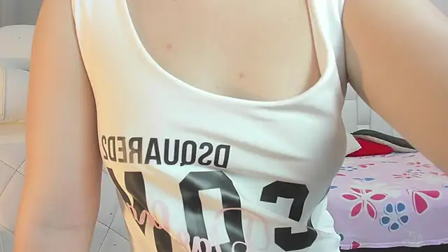 mask_red_girl Live XXX-Chat
