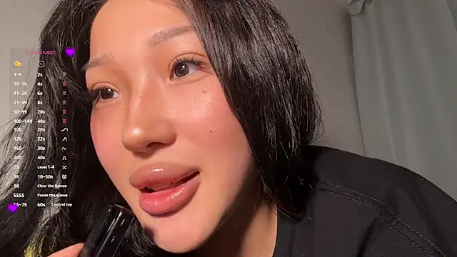 EIeniVanwart's Live XXX Chat