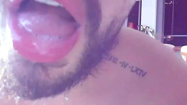 عرض كام Valenthino_Salvatore