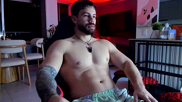 Valenthino_Salvatore: διαδικτυακό σόου στην κάμερα