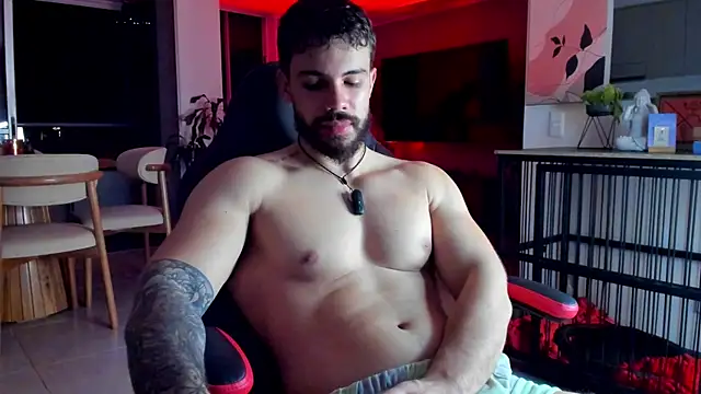 عرض كام Valenthino_Salvatore