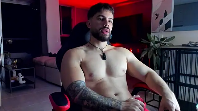 عرض كام Valenthino_Salvatore