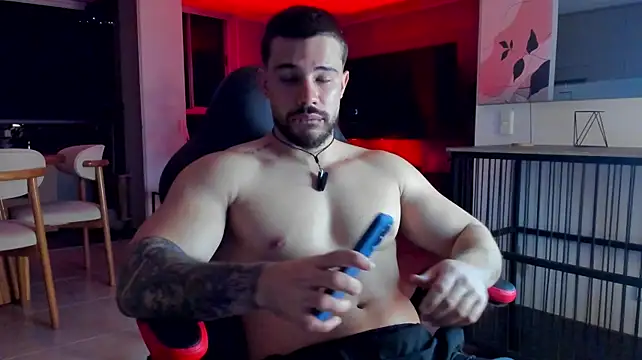 Show modela Valenthino_Salvatore na web-kameri