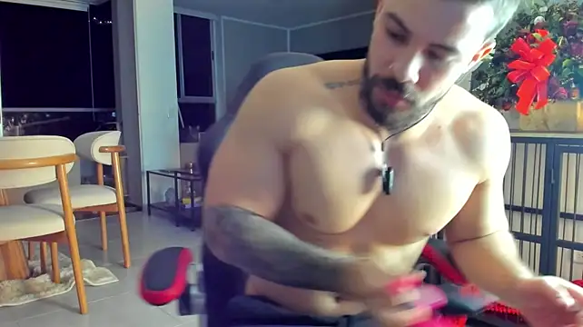 Show modela Valenthino_Salvatore na web-kameri