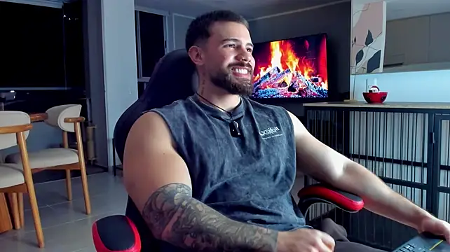 Valenthino_Salvatore's Webcam Show