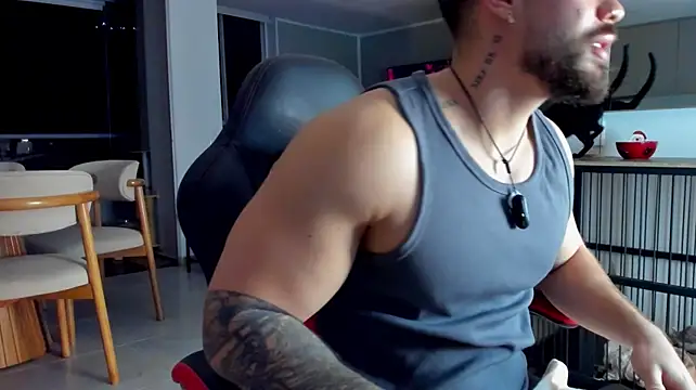عرض كام Valenthino_Salvatore