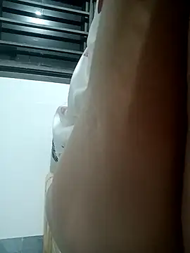 nangmo webkamerás műsora
