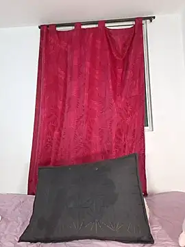 juanaaa_240's Webcam Show