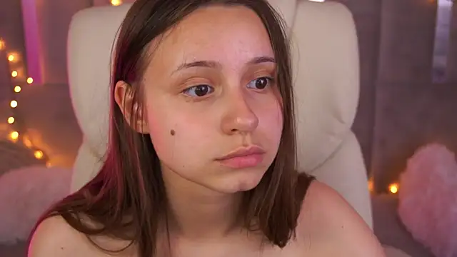 Živý XXX chat TinyNatalie