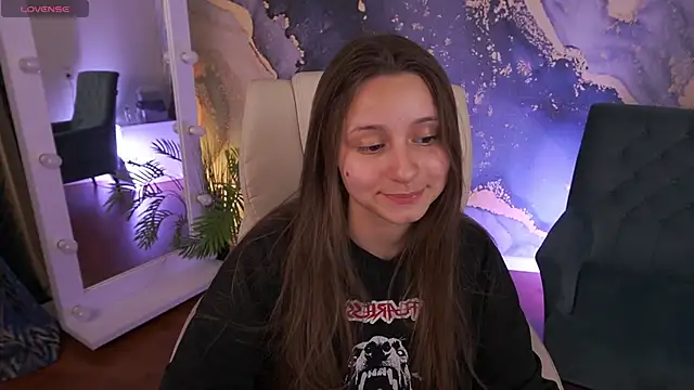 TinyNatalie Adlı Modelin Canlı XXX Sohbeti