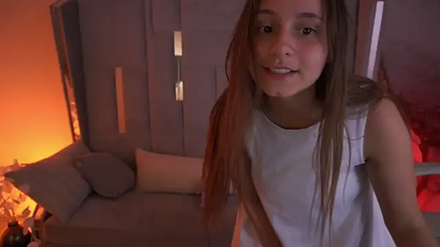 Phòng Chat Trực Tiếp TinyNatalie