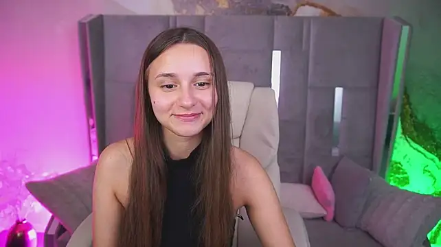 Chat +18 de TinyNatalie ao vivo