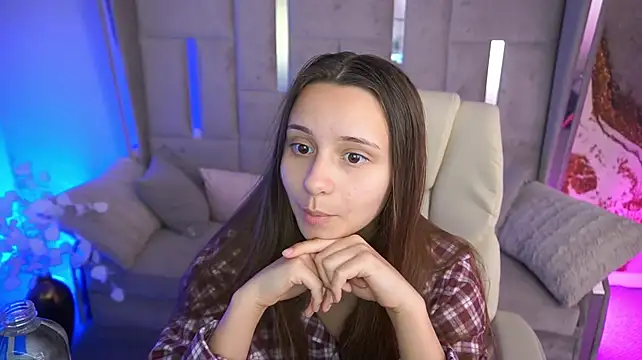 XXX chat uživo modela TinyNatalie