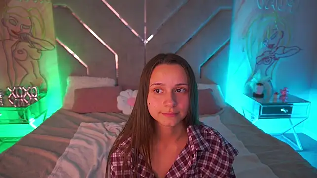 TinyNatalie Live XXX-chat
