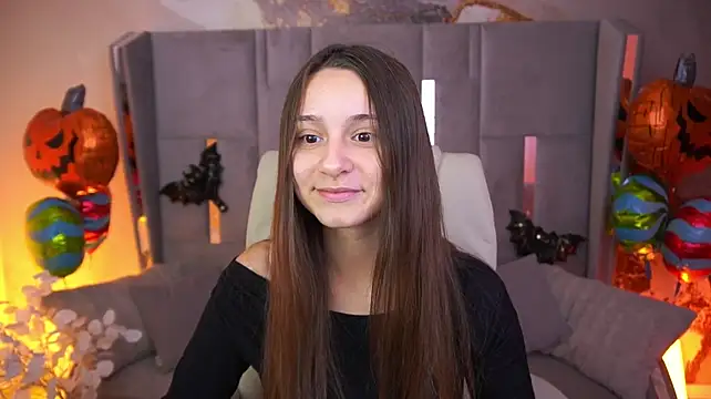 TinyNatalie Chat XXX in diretta