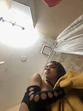 Kiki_hammyy Show in webcam